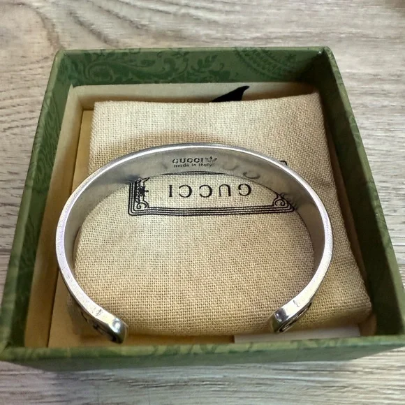 Gucci x Adidas
Enamel Striped Cuff Bracelet - Picture 3 of 4